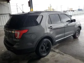 2019 Ford Explorer XLT with VIN 1FM5K7D88KGA52040, listed as a Copart auction lot 47555125 with 92,669 mi miles and Salvage Title. Bid and sale history available at carsss.com. Image 3.