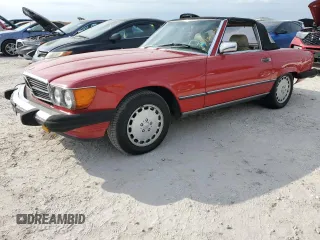 1988 Mercedes-Benz 560 Series 560SL with VIN WDBBA48D5JA080412, listed as a Copart auction lot 75046744 with 100,968 mi miles and Salvage Title. Bid and sale history available at carsss.com. Image 1.