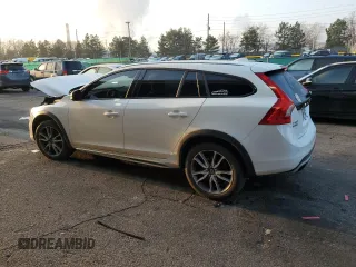 2015 Volvo V60 Cross Country T5 with VIN YV4612HK1F1001957, listed as a Copart auction lot 51150465 with 121,642 mi miles and Salvage Title. Bid and sale history available at carsss.com. Image 2.