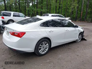 2018 Chevrolet Malibu LT z VIN 1G1ZD5ST6JF175618, wystawiony jako IAAI lot #42257182 z przebiegiem 126 033 mil mil oraz . Historia ofert i sprzedaży dostępna na DreamBid. Obrazek 4.