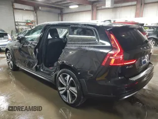 2025 Volvo V60 Plus z VIN YV4L12WK7S2145927, wystawiony jako Copart lot #51293525 z przebiegiem 1 364 mil mil oraz Szkoda całkowita • Salvage title. Historia ofert i sprzedaży dostępna na DreamBid. Obrazek 2.