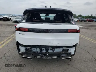 2024 Land Rover Range Rover Sport Dynamic SE with VIN SAL1L9FU3RA178480, listed as a Copart auction lot 63437934 with 4,583 mi miles and Salvage Title. Bid and sale history available at DreamBid. Image 6.
