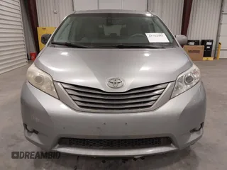 2011 Toyota Sienna XLE z VIN 5TDDK3DC4BS003792, wystawiony jako IAAI lot #41762481 z przebiegiem 201 051 mil mil oraz . Historia ofert i sprzedaży dostępna na DreamBid. Obrazek 12.