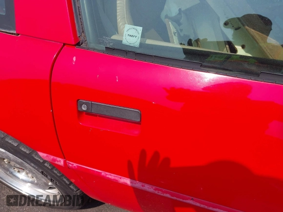 1994 Chevrolet Corvette z VIN 1G1YY22P6R5111291, wystawiony jako IAAI lot #42379116 z przebiegiem Nie podano mil oraz . Historia ofert i sprzedaży dostępna na DreamBid. Obrazek 17.