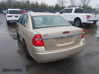 2004 Chevrolet Malibu with VIN 1G1ZS52F94F198783, listed as a IAAI auction lot 41453230 with 127,397 mi miles. Bid and sale history available at carsss.com. Image 3.