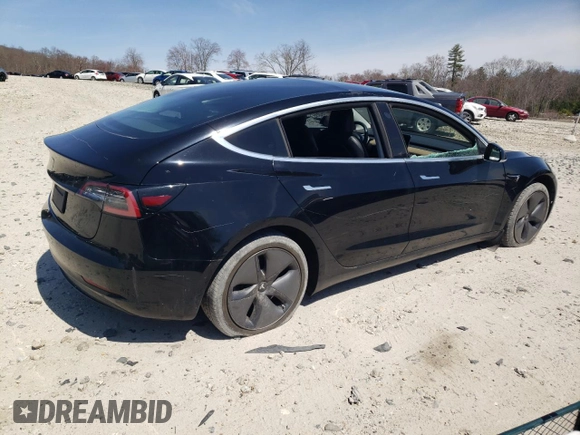 2019 Tesla Model 3 Mid Range z VIN 5YJ3E1EA6KF306887, wystawiony jako Copart lot #52401625 z przebiegiem 105 948 mil mil oraz Szkody całkowita. Historia ofert i sprzedaży dostępna na DreamBid. Obrazek 3.