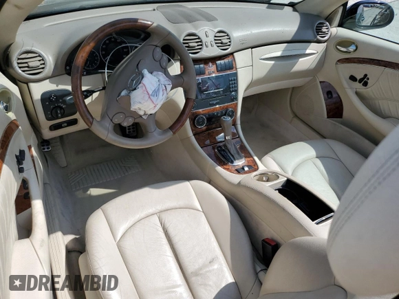 2008 Mercedes-Benz CLK 350 с VIN WDBTK56F18F244120, выставлен на аукционе Copart как лот 52082125 с пробегом 50 101 миль миль и На запчасти • Non repairable. История ставок и продаж доступна на DreamBid. Изображение 8.
