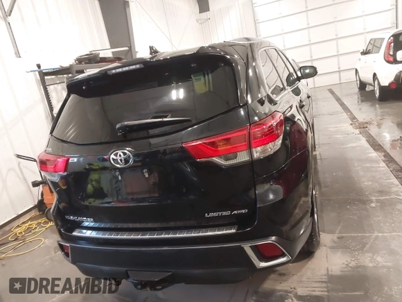 2019 Toyota Highlander Limited with VIN 5TDDZRFH1KS953891, listed as a IAAI auction lot 41979987 with 159,986 mi miles and . Bid and sale history available at DreamBid. Image 16.