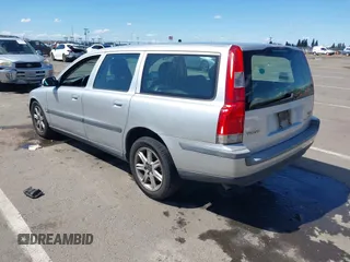 2002 Volvo V70 with VIN YV1SW58D322240530, listed as a IAAI auction lot 41944556 with 104,160 mi miles and . Bid and sale history available at DreamBid. Image 3.
