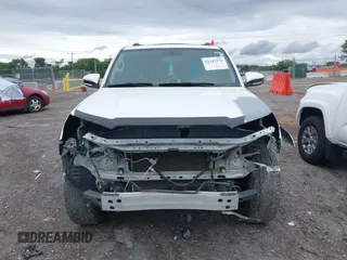 2018 Toyota 4Runner SR5 с VIN JTEZU5JR8J5187543, выставлен на аукционе IAAI как лот 42247276 с пробегом 101 405 миль миль и . История ставок и продаж доступна на DreamBid. Изображение 13.