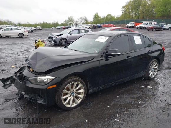 2015 BMW 3 Series 320i xDrive z VIN WBA3C3G59FNT53112, wystawiony jako IAAI lot #42222176 z przebiegiem 113 702 mil mil oraz . Historia ofert i sprzedaży dostępna na DreamBid. Obrazek 2.