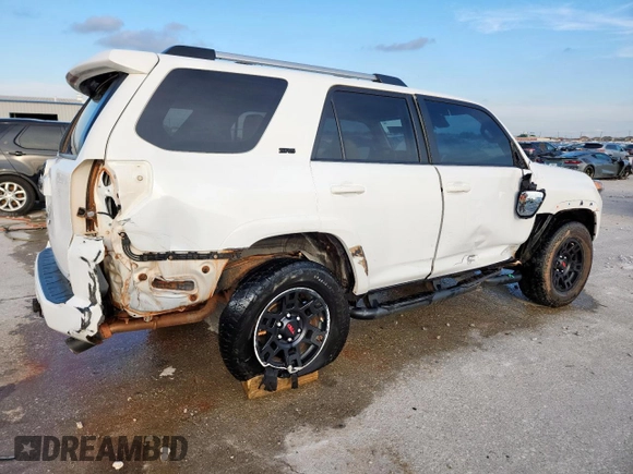 2020 Toyota 4Runner SR5 z VIN JTEBU5JR6L5819461, wystawiony jako Copart lot #58766725 z przebiegiem 101 481 mil mil oraz Szkoda całkowita • Salvage title. Historia ofert i sprzedaży dostępna na DreamBid. Obrazek 3.
