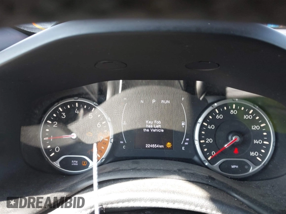 2018 Jeep Renegade Latitude with VIN ZACCJABB3JPH06633, listed as a IAAI auction lot 41590563 with 224,654 mi miles. Bid and sale history available at carsss.com. Image 7.