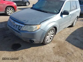 2012 Subaru Forester 2.5X Premium with VIN JF2SHBDC8CG433189, listed as a IAAI auction lot 41712087 with 207,593 mi miles. Bid and sale history available at carsss.com. Image 6.