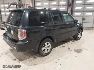 2008 Honda Pilot EX-L with VIN 5FNYF28508B018010, listed as a IAAI auction lot 41545096 with 235,798 mi miles. Bid and sale history available at carsss.com. Image 4.