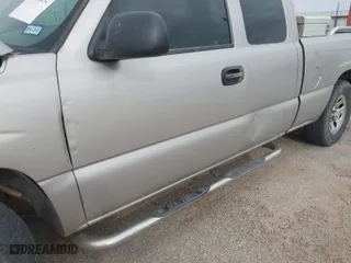 2005 Chevrolet Silverado 1500 Work Truck with VIN 1GCEC19X55Z124772, listed as a IAAI auction lot 41746832 with 195,015 mi miles. Bid and sale history available at carsss.com. Image 6.