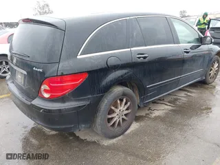2006 Mercedes-Benz R-Class 5.0L with VIN 4JGCB75E36A033190, listed as a IAAI auction lot 41754291 with 1 mi miles. Bid and sale history available at carsss.com. Image 4.