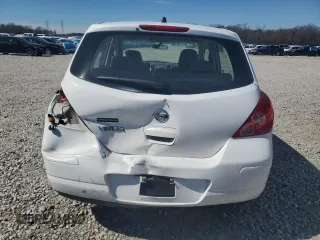 2010 Nissan Versa S z VIN 3N1BC1CP4AL367134, wystawiony jako Copart lot #48212535 z przebiegiem 174 337 mil mil oraz Szkoda całkowita • Salvage title. Historia ofert i sprzedaży dostępna na DreamBid. Obrazek 6.