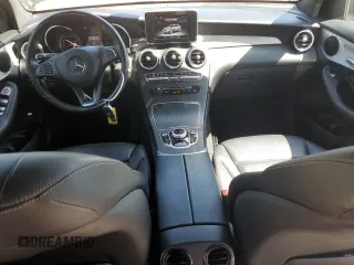 2019 Mercedes-Benz GLC 300 z VIN WDC0G4KB0KF634825, wystawiony jako Copart lot #50139445 z przebiegiem 62 221 mil mil oraz Szkoda całkowita • Salvage title. Historia ofert i sprzedaży dostępna na DreamBid. Obrazek 8.