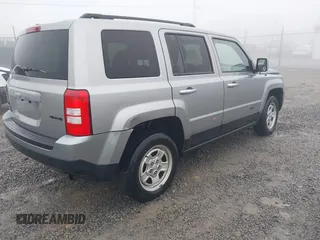 2016 Jeep Patriot Sport with VIN 1C4NJRBB6GD756036, listed as a IAAI auction lot 41910486 with 147,845 mi miles and . Bid and sale history available at carsss.com. Image 4.