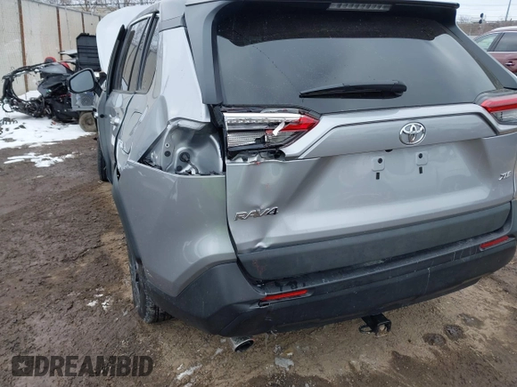 2019 Toyota RAV4 XLE with VIN 2T3W1RFV0KW007088, listed as a IAAI auction lot 41642339 with 60,567 mi miles. Bid and sale history available at carsss.com. Image 6.