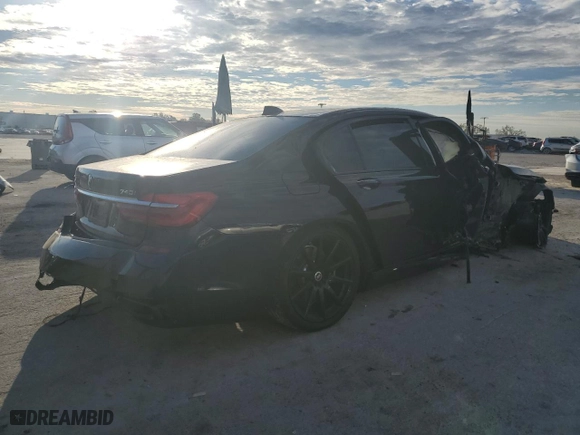 2019 BMW 7 Series 740i xDrive with VIN WBA7E4C52KGV70457, listed as a Copart auction lot 88658305 with 0 mi miles and Non Repairable. Bid and sale history available at carsss.com. Image 3.