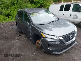 2023 Nissan Rogue S z VIN 5N1BT3AB6PC745194, wystawiony jako IAAI lot #42245377 z przebiegiem 33 940 mil mil oraz . Historia ofert i sprzedaży dostępna na DreamBid. Obrazek 6.
