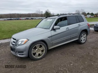 2015 Mercedes-Benz GLK 350 z VIN WDCGG8JBXFG413062, wystawiony jako Copart lot #51152705 z przebiegiem 139 232 mil mil oraz Szkody całkowita. Historia ofert i sprzedaży dostępna na DreamBid. Obrazek 1.