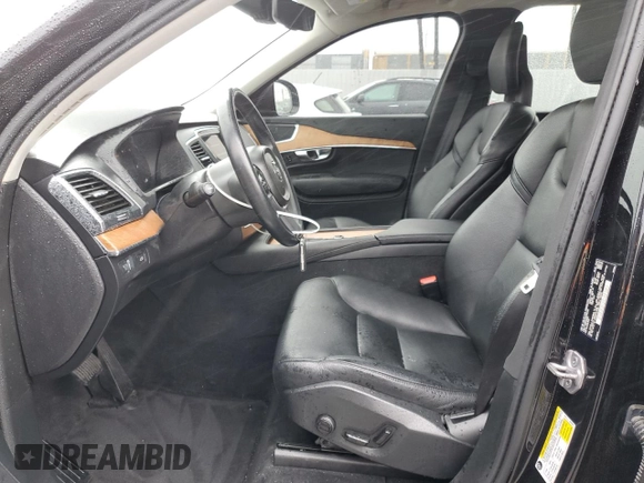 2022 Volvo XC90 Momentum z VIN YV4102PK0N1786405, wystawiony jako Copart lot #48247415 z przebiegiem 52 790 mil mil oraz Szkoda całkowita • Salvage title. Historia ofert i sprzedaży dostępna na DreamBid. Obrazek 7.