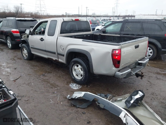 2005 Chevrolet Colorado LS Z71 with VIN 1GCDT196X58226139, listed as a IAAI auction lot 41520635 with 266,274 mi miles. Bid and sale history available at carsss.com. Image 3.
