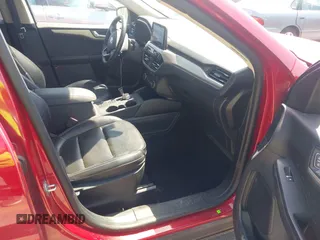 2020 Ford Escape SEL z VIN 1FMCU9H96LUB93983, wystawiony jako IAAI lot #42493510 z przebiegiem 56 675 mil mil oraz . Historia ofert i sprzedaży dostępna na DreamBid. Obrazek 5.