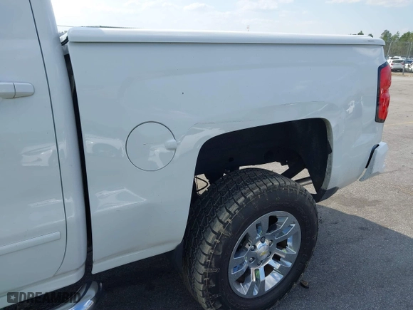 2015 Chevrolet Silverado 1500 LT with VIN 3GCUKREC9FG190338, listed as a IAAI auction lot 41793915 with 116,558 mi miles. Bid and sale history available at carsss.com. Image 19.
