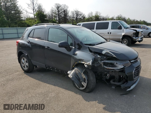 2020 Chevrolet Trax LT with VIN KL7CJPSB2LB336966, listed as a Copart auction lot 59807465 with 31,878 mi miles and Salvage title. Bid and sale history available at DreamBid. Image 4.