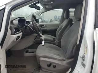 2017 Chrysler Pacifica Touring with VIN 2C4RC1DG8HR695034, listed as a Copart auction lot 55077695 with 113,430 mi miles and Salvage Title. Bid and sale history available at DreamBid. Image 7.