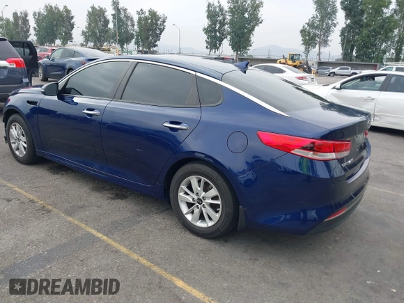 2017 Kia Optima LX z VIN 5XXGT4L32HG142220, wystawiony jako IAAI lot #42407297 z przebiegiem 139 731 mil mil oraz . Historia ofert i sprzedaży dostępna na DreamBid. Obrazek 3.