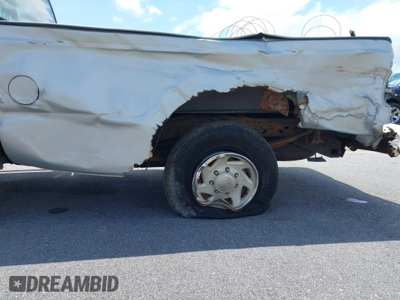 2004 Ford F-250 XL с VIN 1FTNF20L84EC26032, выставлен на аукционе IAAI как лот 42426809 с пробегом 203 584 миль миль и . История ставок и продаж доступна на DreamBid. Изображение 18.