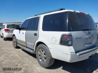 2008 Ford Expedition SSV with VIN 1FMFU15548LA31234, listed as a IAAI auction lot 41836451 with 396,504 mi miles. Bid and sale history available at carsss.com. Image 3.