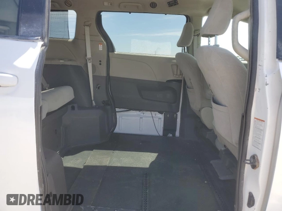 2018 Toyota Sienna LE Auto Access Seat with VIN 5TDKZ3DC0JS944349, listed as a Copart auction lot 58276595 with 72,725 mi miles and Salvage title. Bid and sale history available at DreamBid. Image 11.