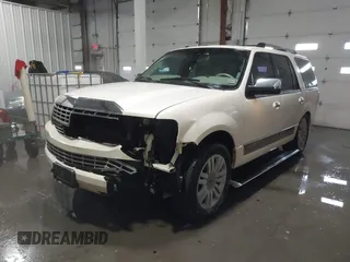 2008 Lincoln Navigator with VIN 5LMFU28528LJ13624, listed as a IAAI auction lot 41359456 with 224,798 mi miles. Bid and sale history available at carsss.com. Image 19.