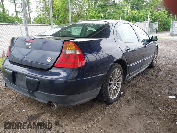 2002 Chrysler 300M M z VIN 2C3AE76K52H311224, wystawiony jako IAAI lot #42219634 z przebiegiem 172 884 mil mil oraz . Historia ofert i sprzedaży dostępna na DreamBid. Obrazek 4.
