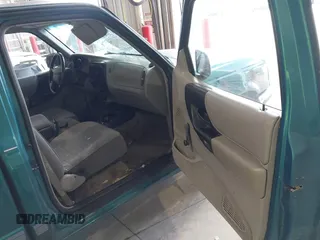 1995 Ford Ranger Splash z VIN 1FTCR10A8SUC00962, wystawiony jako IAAI lot #42594840 z przebiegiem 173 290 mil mil oraz . Historia ofert i sprzedaży dostępna na DreamBid. Obrazek 5.