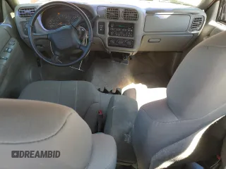 2003 GMC Sonoma SLS z VIN 1GTCS19X138192032, wystawiony jako Copart lot #76230394 z przebiegiem 116 046 mil mil oraz Szkoda całkowita • Salvage title. Historia ofert i sprzedaży dostępna na DreamBid. Obrazek 8.