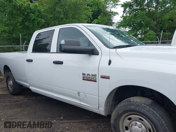 2018 Ram 2500 Tradesman с VIN 3C6TR4HT1JG277334, выставлен на аукционе IAAI как лот 42058908 с пробегом 60 589 миль миль и . История ставок и продаж доступна на DreamBid. Изображение 13.