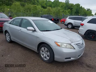 2007 Toyota Camry CE z VIN 4T1BE46K87U188131, wystawiony jako IAAI lot #42378672 z przebiegiem 274 966 mil mil oraz . Historia ofert i sprzedaży dostępna na DreamBid. Obrazek 1.