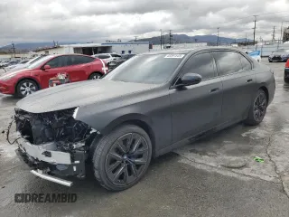 2024 BMW 7 Series 760i xDrive z VIN WBA33EJ01RCR24066, wystawiony jako Copart lot #48591545 z przebiegiem 17 960 mil mil oraz Szkoda całkowita • Salvage title. Historia ofert i sprzedaży dostępna na DreamBid. Obrazek 1.