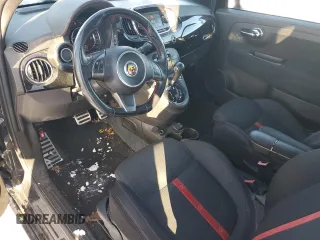 2017 FIAT 500 Abarth z VIN 3C3CFFFH3HT522586, wystawiony jako Copart lot #83352004 z przebiegiem 80 600 mil mil oraz Szkody całkowita. Historia ofert i sprzedaży dostępna na DreamBid. Obrazek 8.