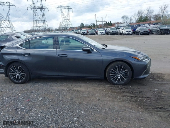 2022 Lexus ES with VIN 58ADZ1B13NU132242, listed as a IAAI auction lot 41925701 with 30,381 mi miles. Bid and sale history available at carsss.com. Image 14.