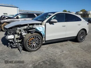 2023 Porsche Cayenne z VIN WP1BA2AY2PDA26543, wystawiony jako Copart lot #82016564 z przebiegiem 23 191 mil mil oraz Szkoda całkowita • Salvage title. Historia ofert i sprzedaży dostępna na DreamBid. Obrazek 1.