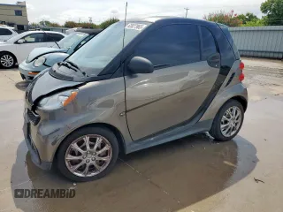 2013 Smart fortwo Pure с VIN WMEEJ3BA8DK684446, выставлен на аукционе Copart как лот 63927965 с пробегом 94 604 миль миль и Чистый • Clean title. История ставок и продаж доступна на DreamBid. Изображение 1.