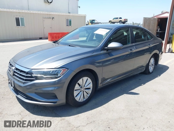 2019 Volkswagen Jetta S z VIN 3VWC57BUXKM074708, wystawiony jako IAAI lot #42151448 z przebiegiem 189 430 mil mil oraz . Historia ofert i sprzedaży dostępna na DreamBid. Obrazek 2.